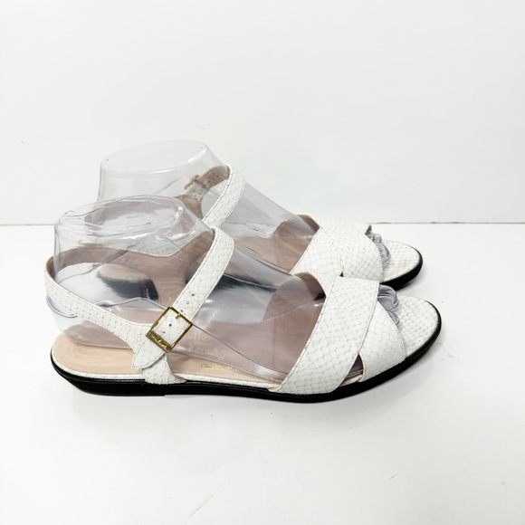 COPY - Salvatore Ferragamo Boutique woven white sandals, sz 8 - Picture 2 of 8
